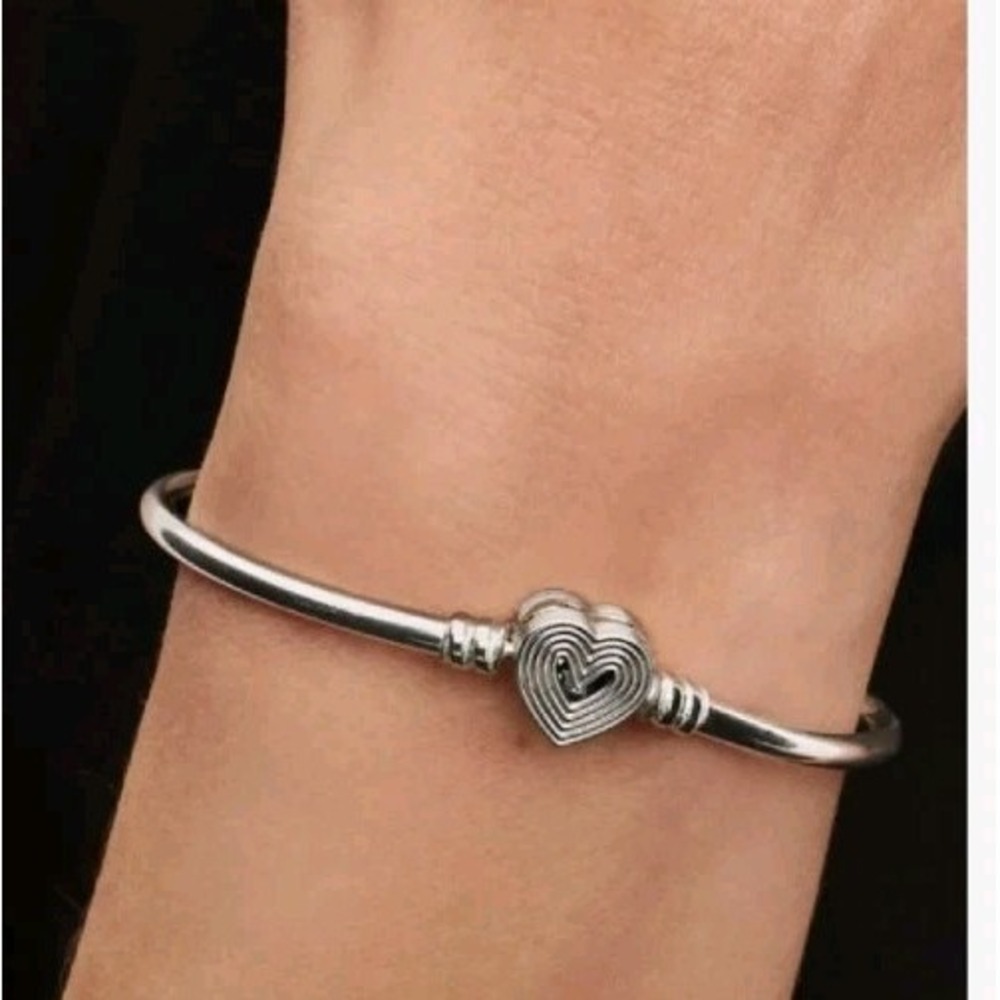 New In Box Pandora Radiating Heart Clasp Bangle Bracelet In Sterling Silver